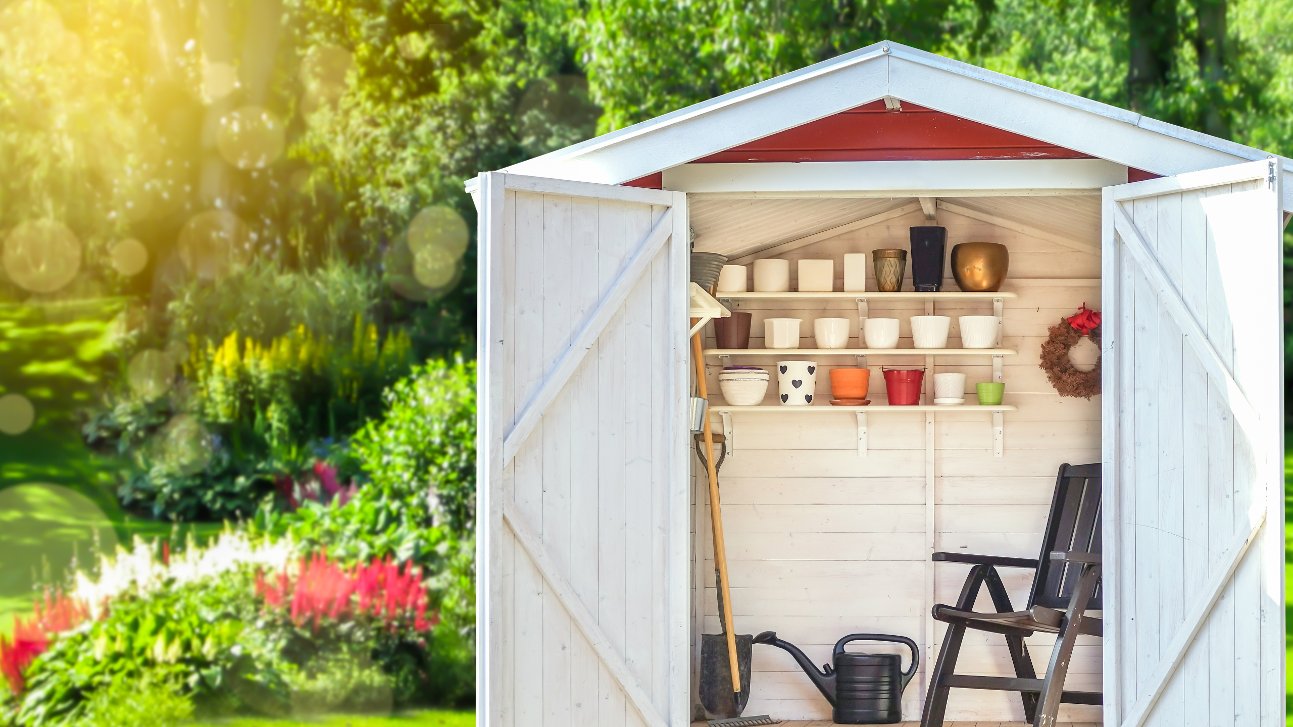 Outdoor tool shed